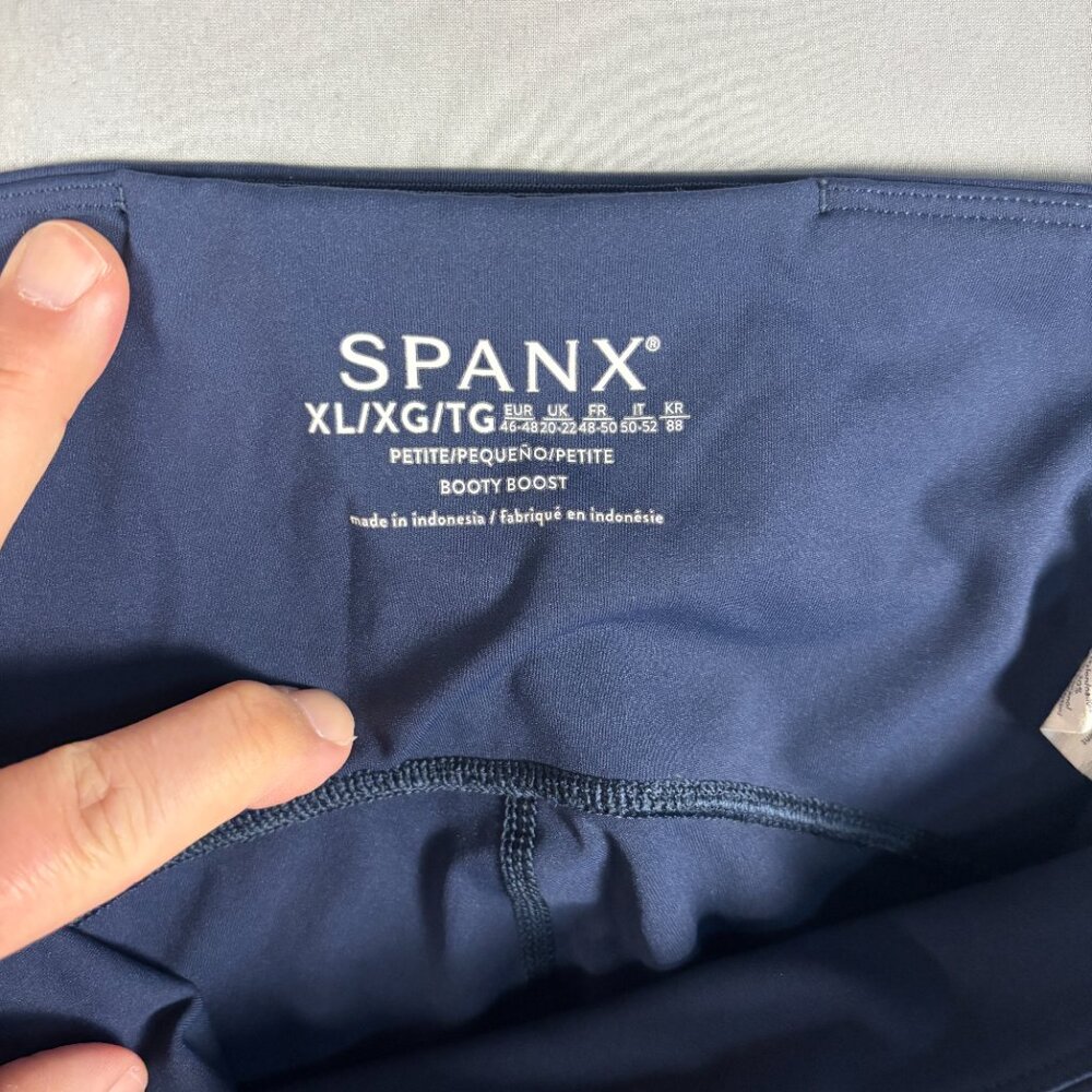SPANX Booty Boost Yoga Pants – High Rise Flare - Picture 4 of 8